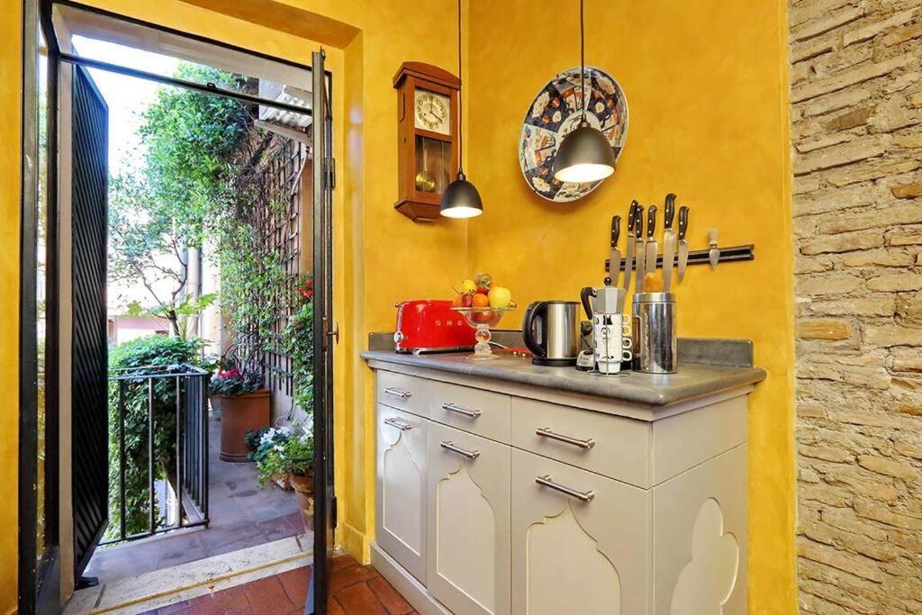 Spectacular Luxury Flat In Trastevere Рим Екстериор снимка