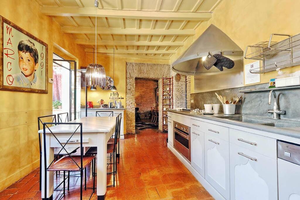 Spectacular Luxury Flat In Trastevere Рим Екстериор снимка